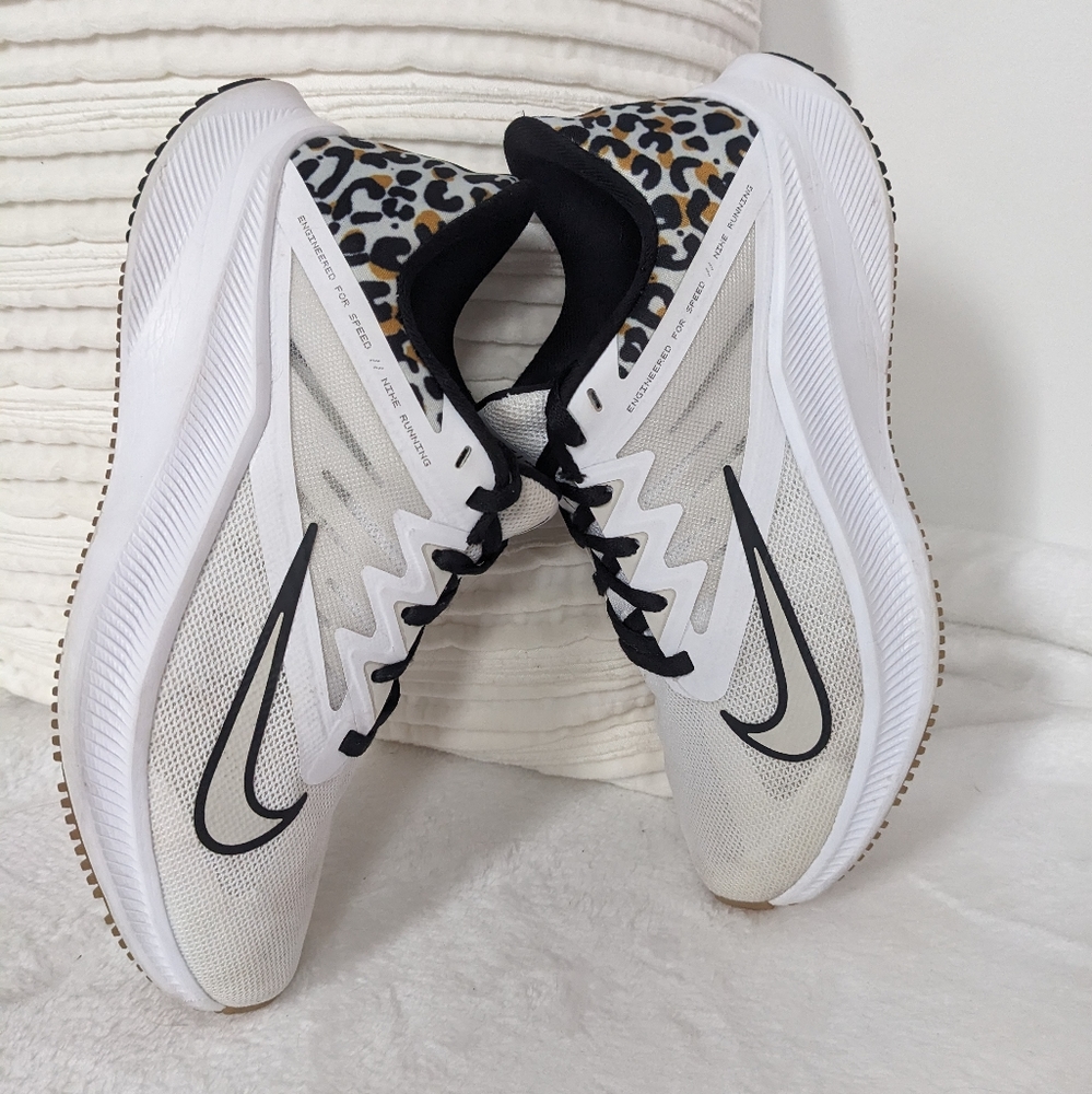 Nike Women's Quest 3 Premium Running Shoes White Light Bone Animal Print - Picture 5 of 12